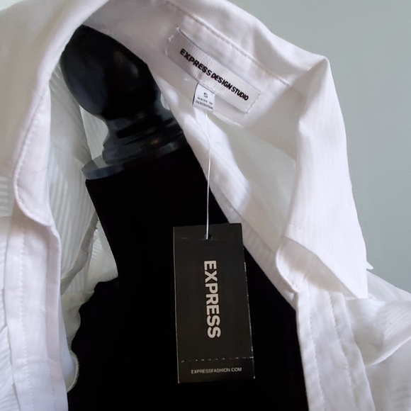 Express- Long Sleeve Button Up w/Ruffle Accent NWT - Picture 8 of 8